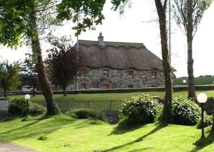 An Maide Ban, Cootehill